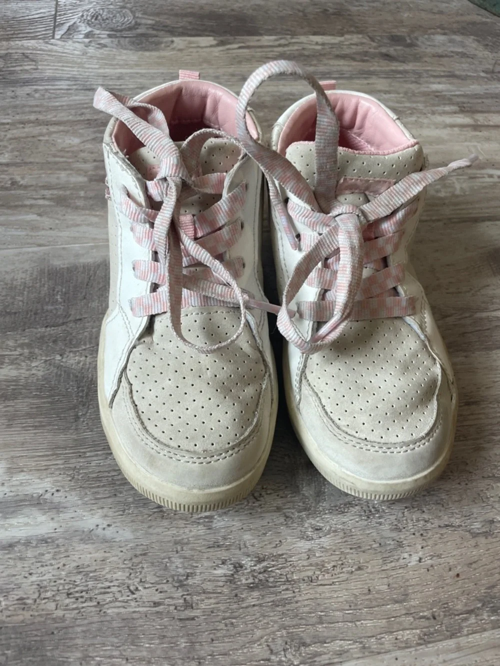 Osh kosh sneakers with glitter
